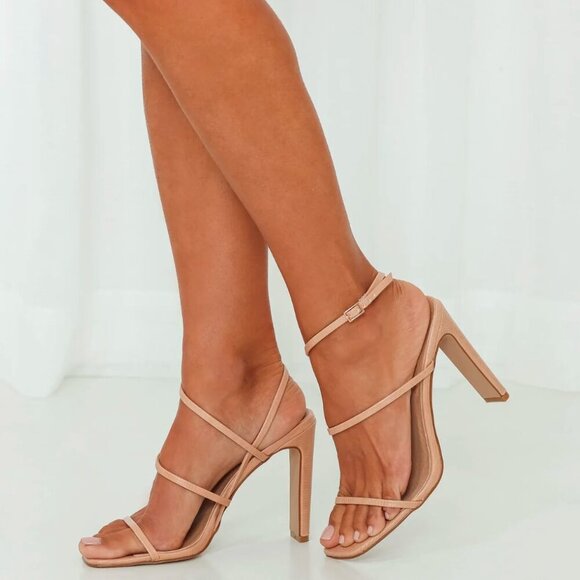 NEW Billini Yoana Faux Snakeskin Strappy Sandals Size 7 Nude - Picture 3 of 11